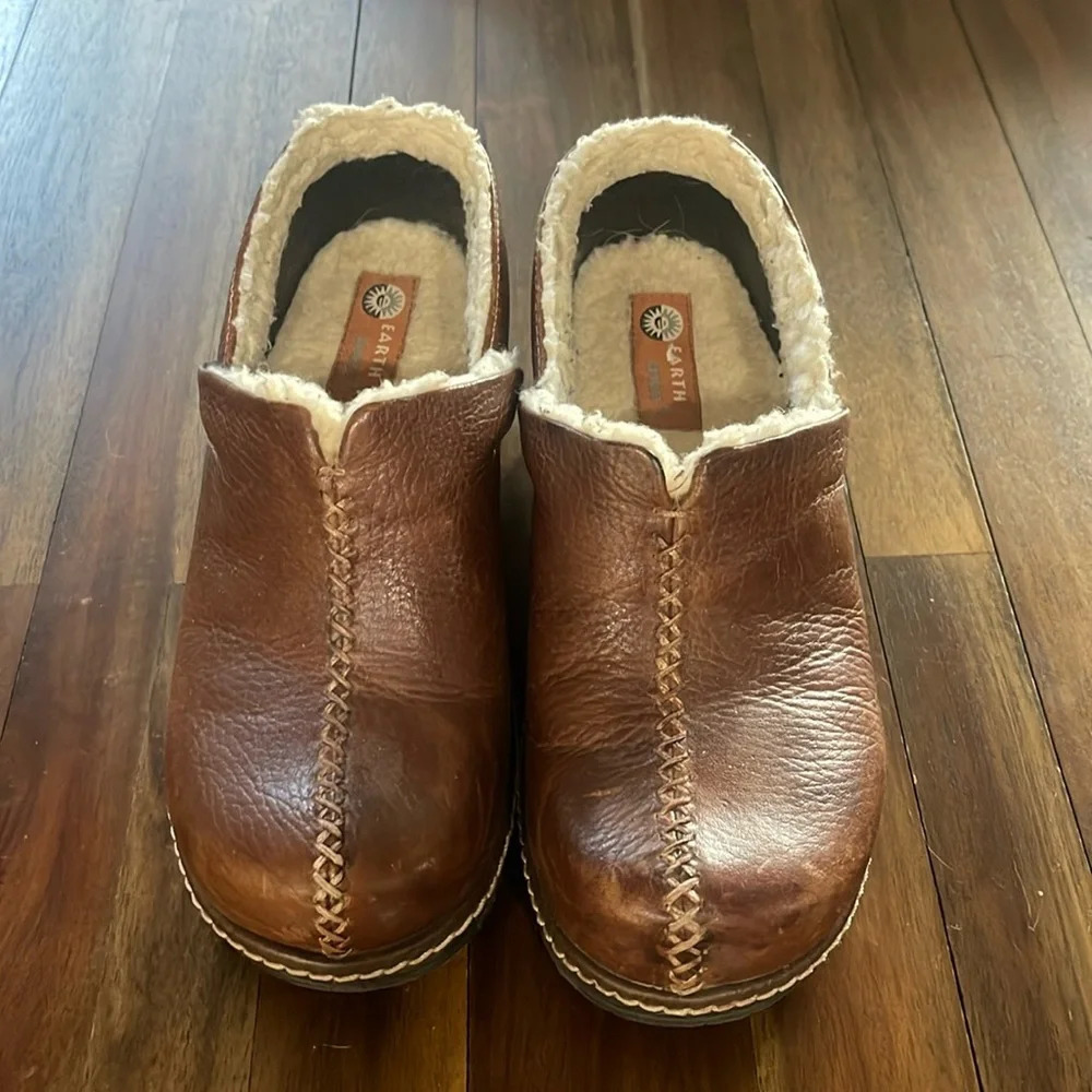 Earth Brigitte brown leather clogs